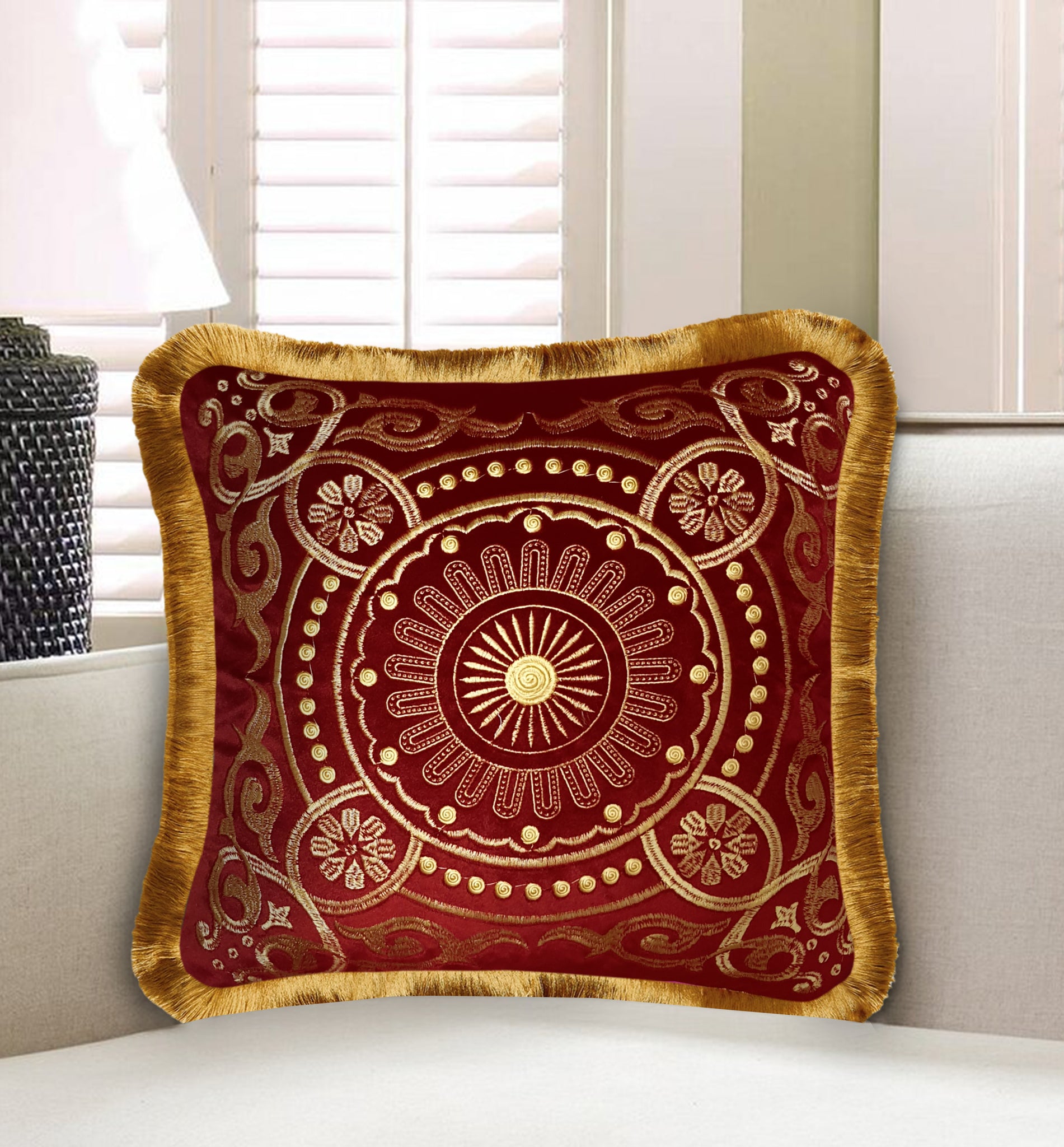 Velvet Cushion Cover Embroidery Baroque Motif Decorative Pillow European Style Home Decor Throw Pillow for Sofa Chair Living Room 45x45 cm 18x18 In