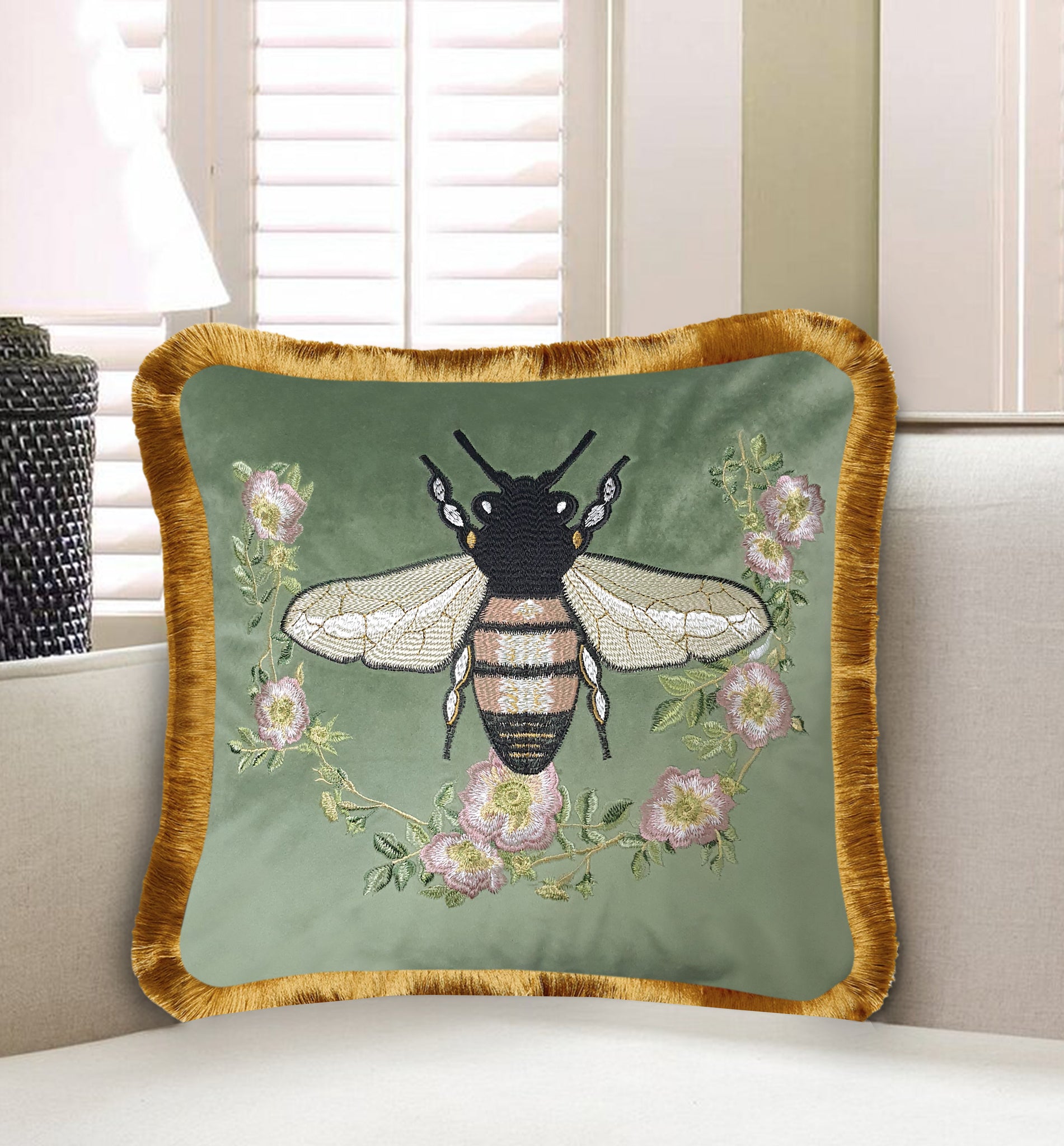 Velvet Cushion Cover Bee And Rose Embroidery Decorative Pillow Modern Home Decor Throw Pillow for Sofa Chair Living Room 45x45 cm 18x18 In