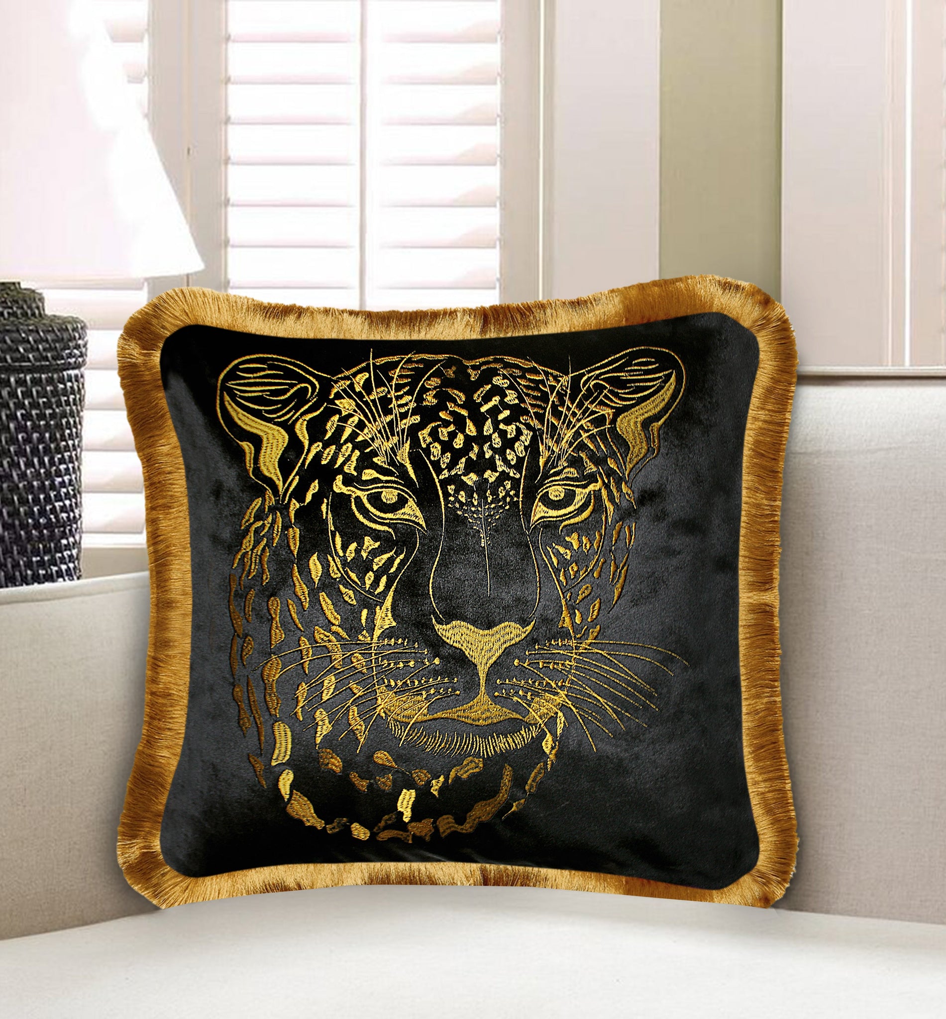  Velvet Cushion Cover Black Panther Head Decorative Pillowcase Wild Animal Embroidery Throw Pillow for Sofa Chair Bedroom Living Room Black 45x45 cm (18x18 Inches)