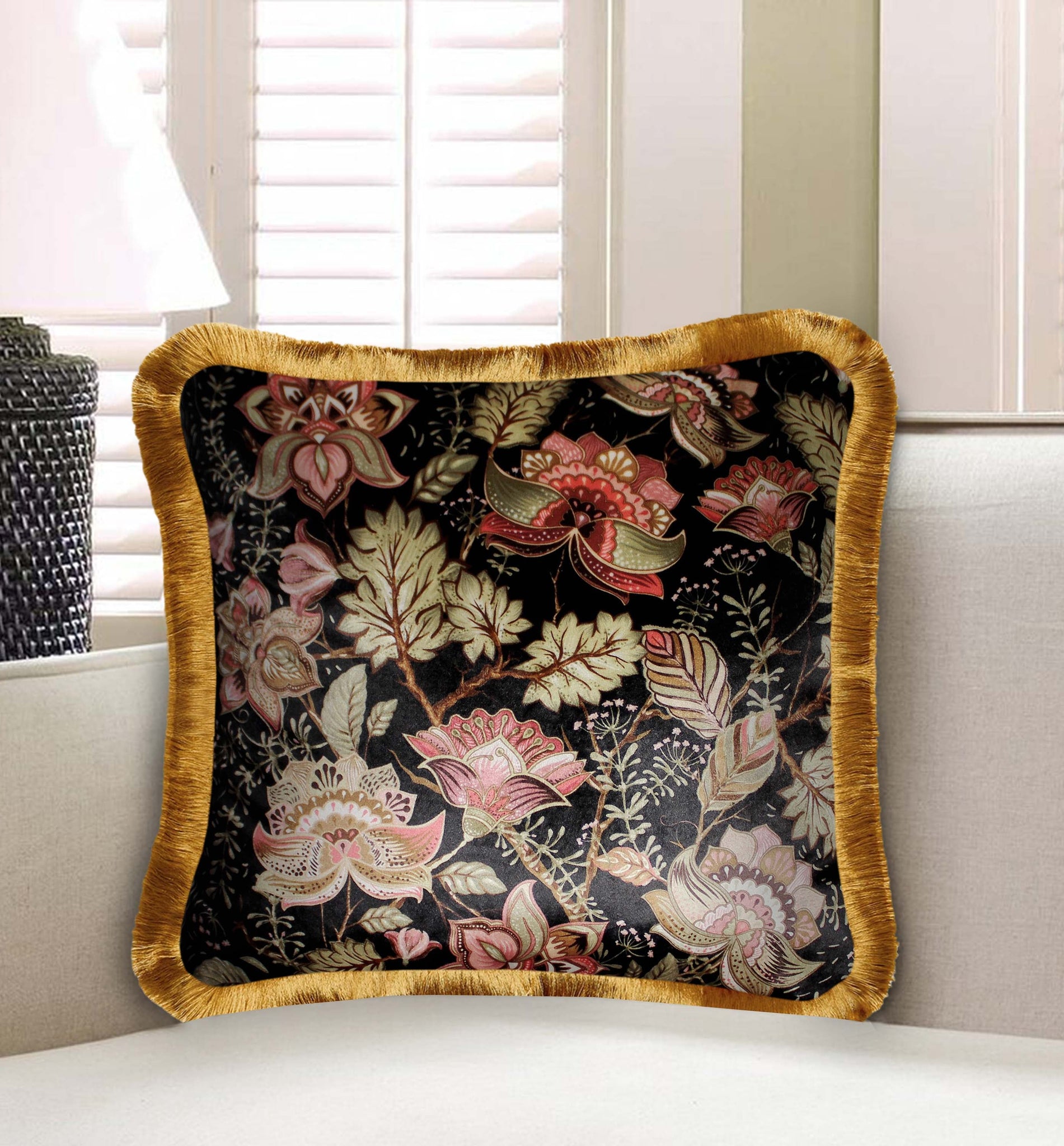 Black Velvet Cushion Cover Exotic Floral Decorative Pillow Cover Home Decor Throw Pillow for Sofa Chair Couch Bedroom 45x45 cm 18x18 In