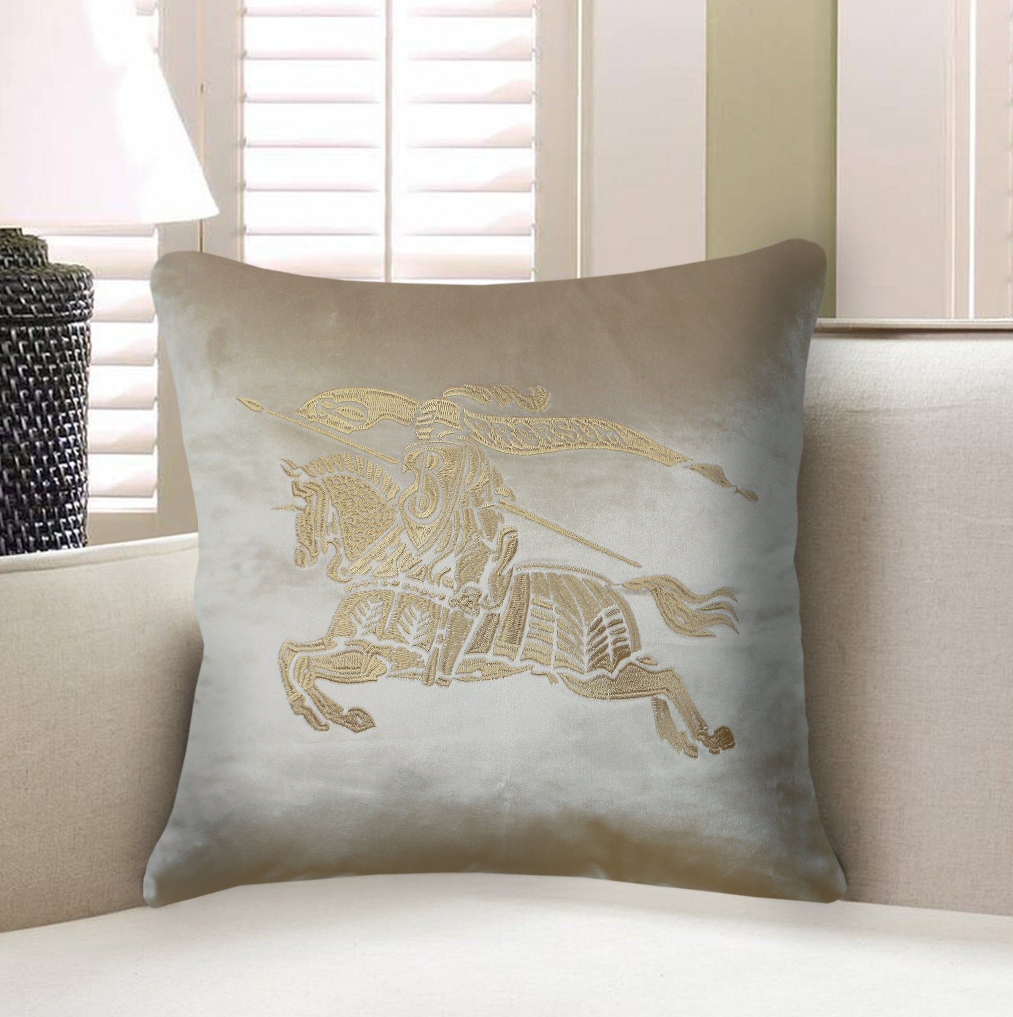 Pillow Cover Velvet Decorative Cushion Cover Embroidery  Iconic Horse Throw Pillow Pillow Case for Sofa Chair Bedroom Living Room 45x45 cm 18x18 Inches