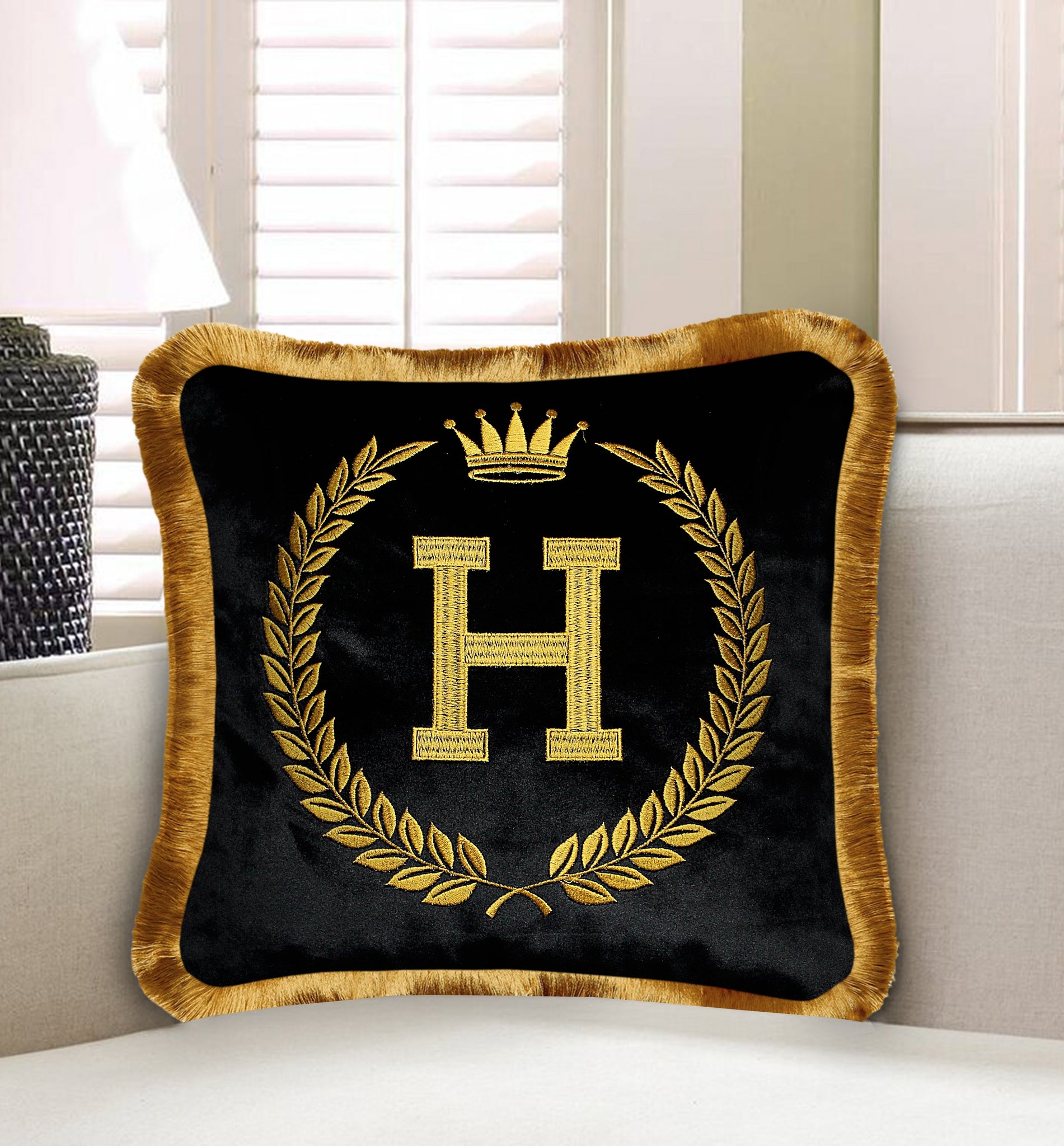  Cushion Cover Velvet Decorative Pillow Cover Classic Motif Embroidery Baroque Style Black Throw Pillow for Sofa Chair Bedroom Living Room 45x45 cm (18x18 Inches)