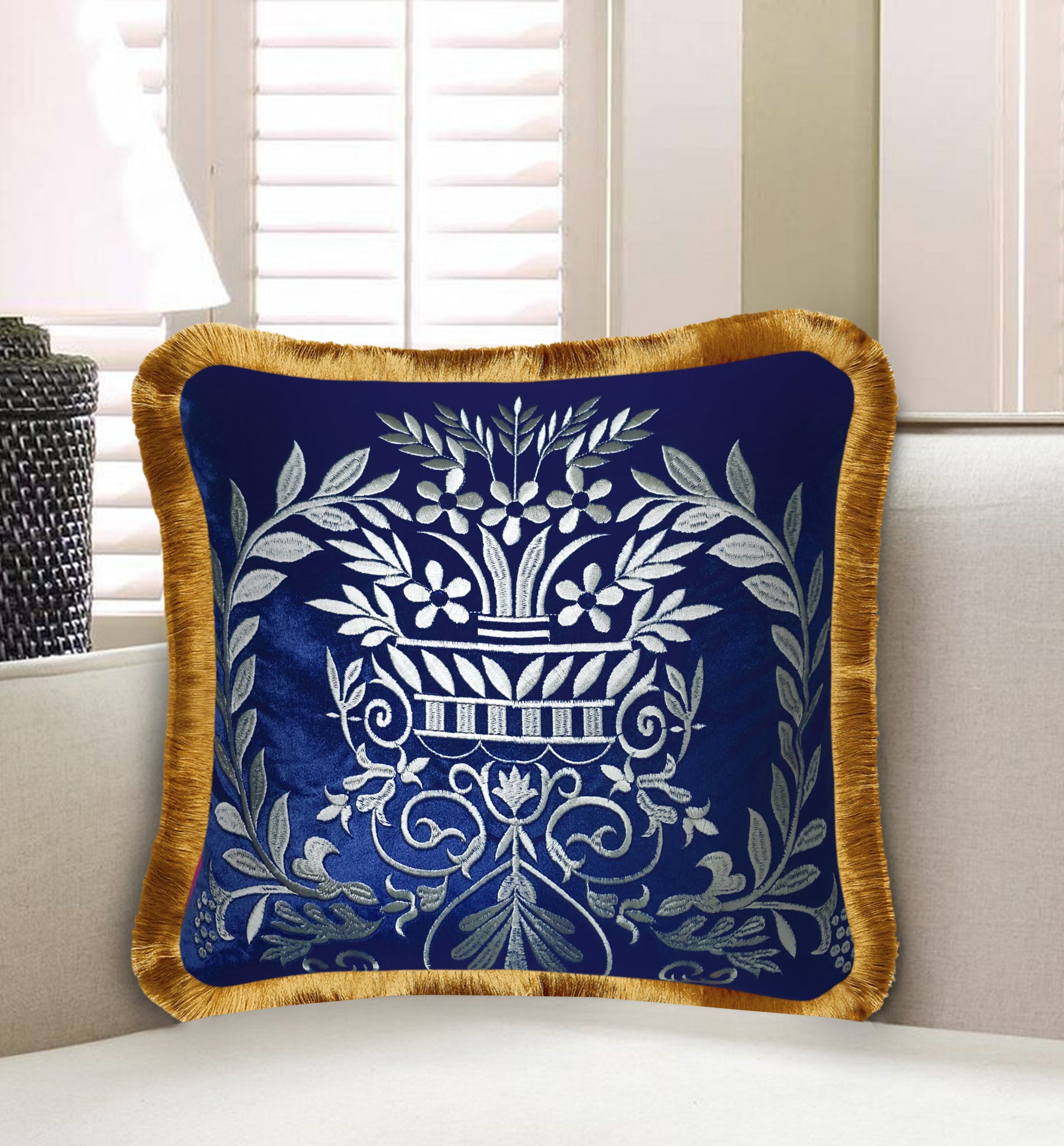 Velvet Cushion Cover Embroidery Iconic Baroque Motif Decorative Pillow European Style Home Decor Throw Pillow for Sofa 45x45 cm 18x18 In