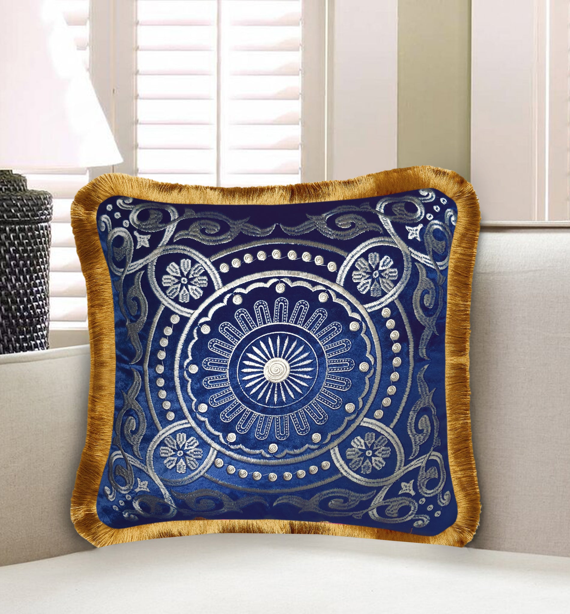 Velvet Cushion Cover Embroidery Baroque Motif Decorative Pillow European Style Home Decor Throw Pillow for Sofa Chair Living Room 45x45 cm 18x18 In