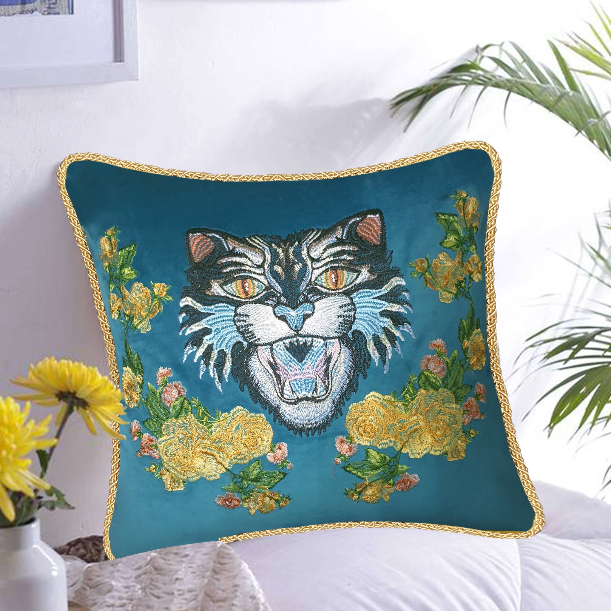 Velvet Cushion Cover Angry Cat Embroidery Decorative Pillowcase Modern Home Decor Throw Pillow for Sofa Chair Living Room 45x45 cm