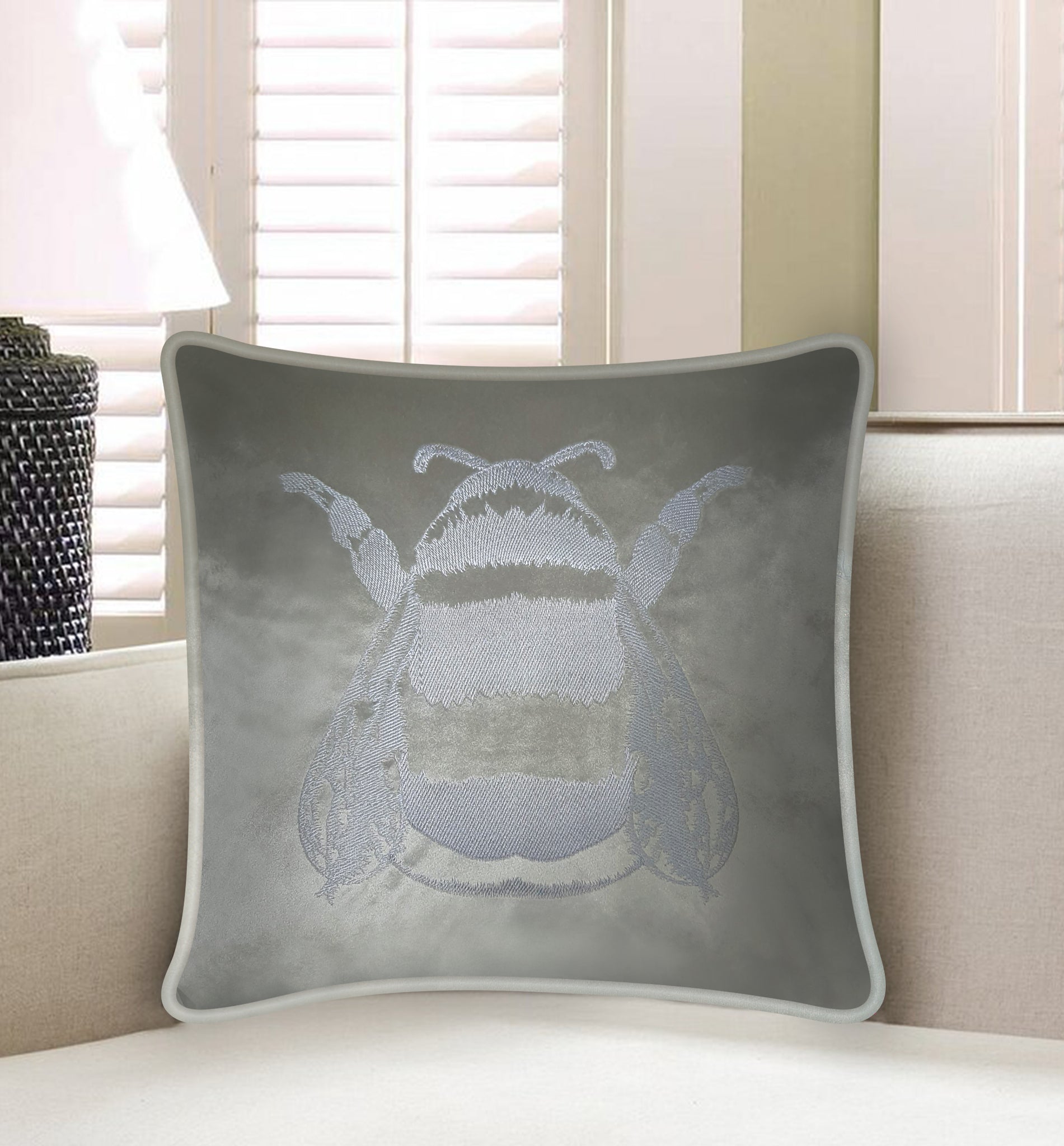  Velvet Cushion Cover Modern Fat Bee Embroidery Decorative Pillowcase Home Decor Throw Pillow for Sofa Chair Living Room 45x45 cm 