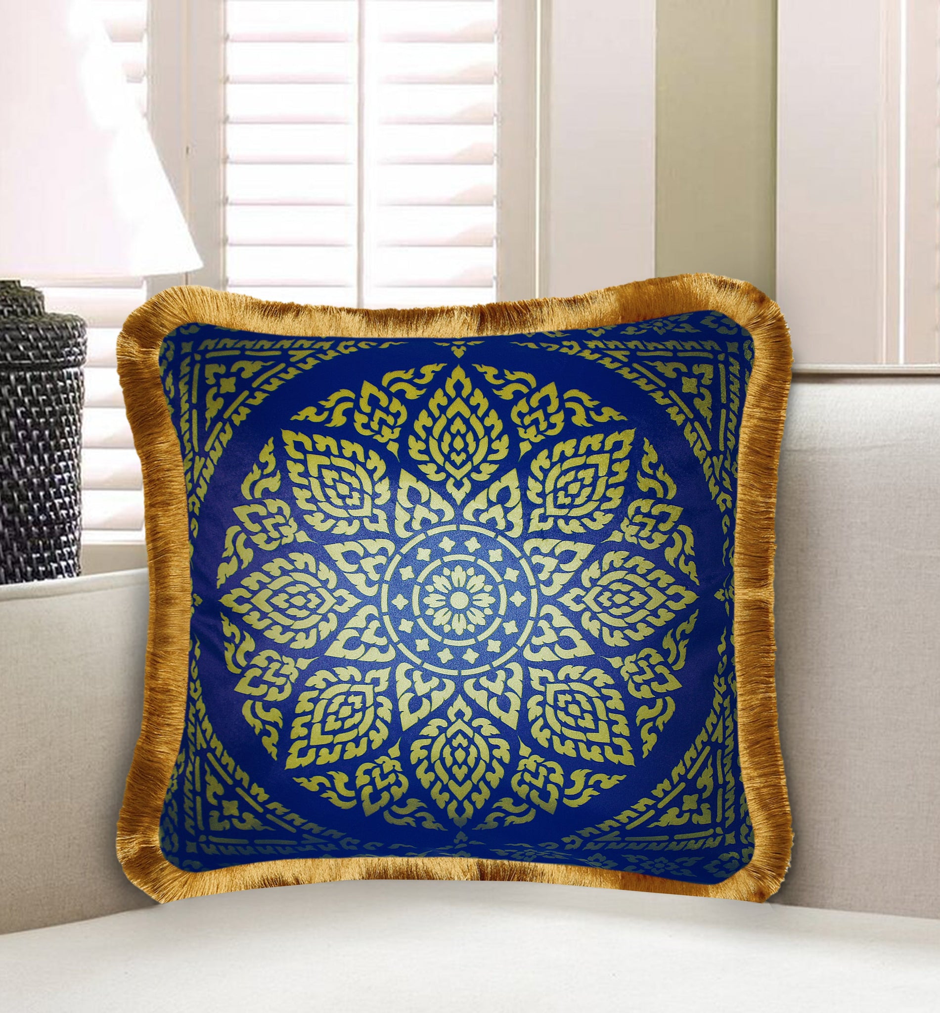 Blue Velvet Cushion Cover Arabesque Floral Decorative Pillowcase Classic Home Decor Throw Pillow for Sofa Chair Living Room 45x45 cm 18x18 In