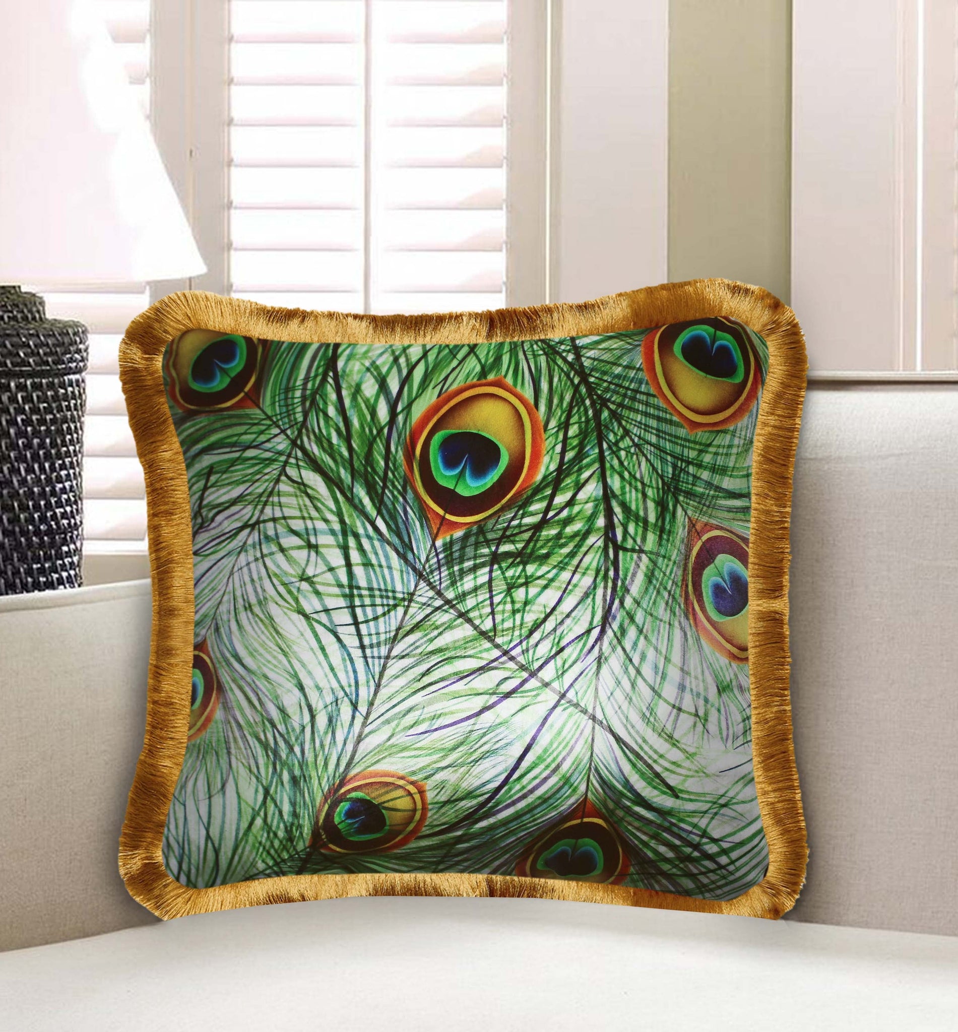 Velvet Cushion Cover Ethnic Peacock Feather Decorative pillowcase Exotic Bird Feather Throw Pillow for Sofa Chair Multi Color 45x45cm 18x18 Inches