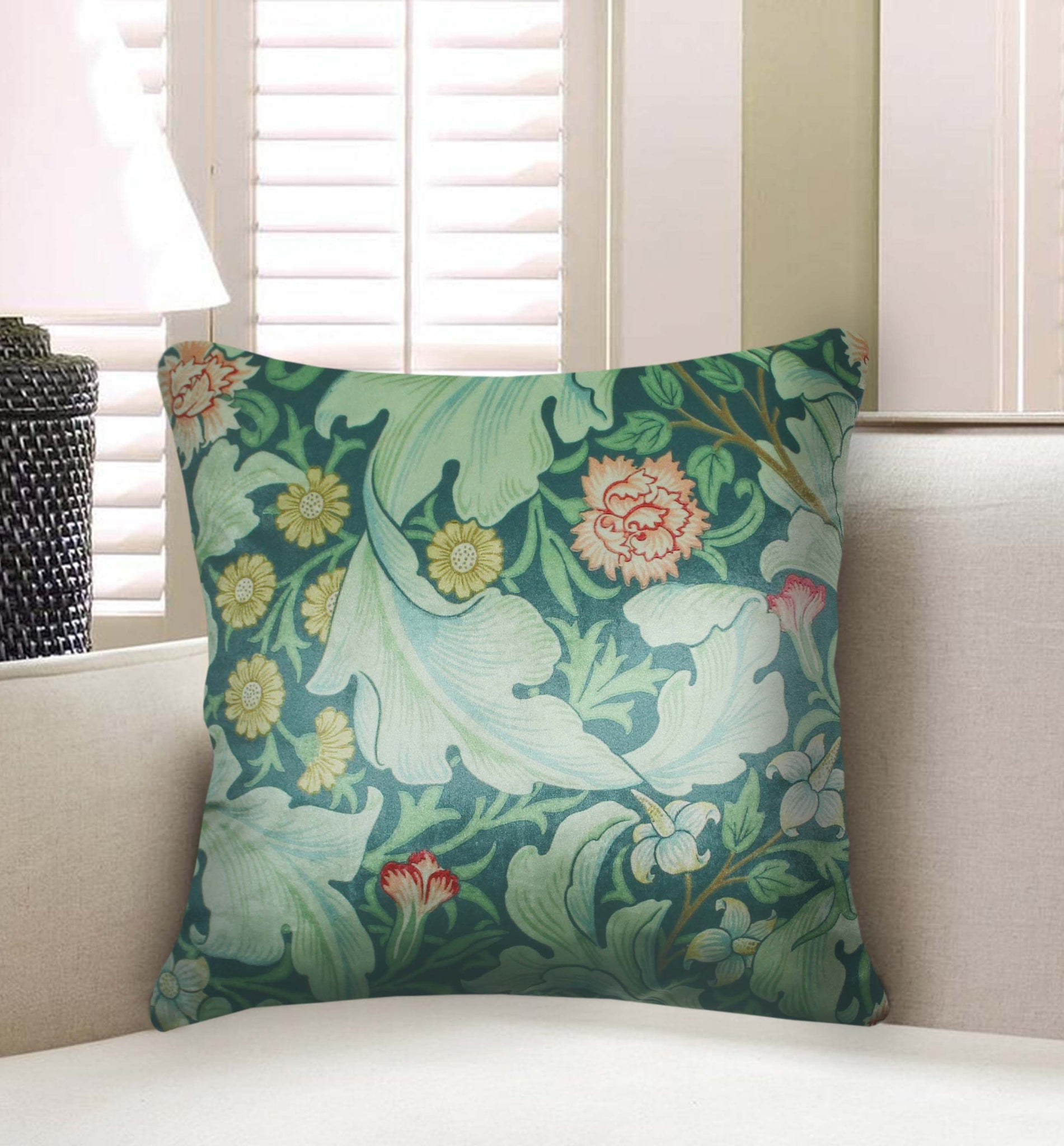 Green Velvet Cushion Cover William Morris Floral Decorative Pillowcase Vintage Home Décor Throw Pillow for Sofa Chair Couch Bedroom 45x45 cm 18x18 In