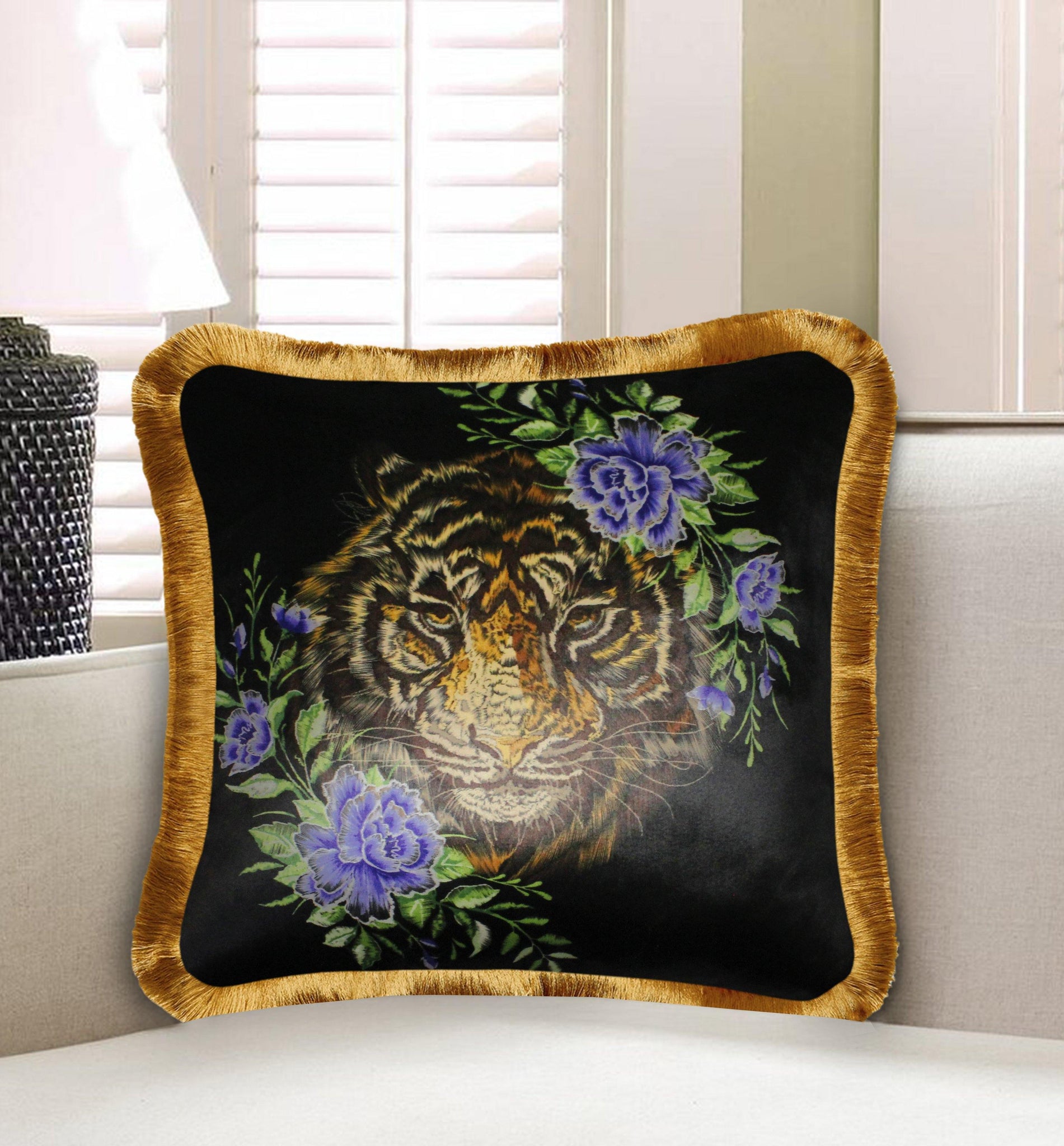  Velvet Cushion Cover Tiger and Flower Decorative Pillow Cover Home Decor Wysada for Sofa Chair Bedroom Living Room 45x45cm 18x18 Inches